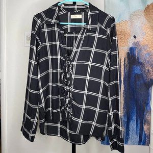 Hollister Lightweight Front Tie Flannel